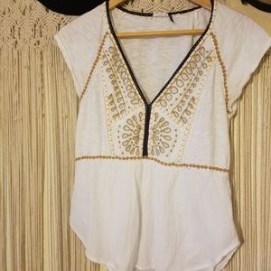 Embroidered boho Akemi + Kin white top